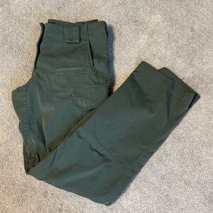 5.11 Tactical Dark Green Multiple Pockets Straight Leg Pants Size 6